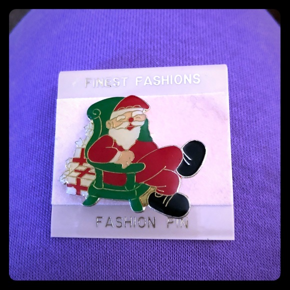 Finest Fashions Jewelry - NWC - Santa Claus Brooch 1 1/8” x 1 1/2”